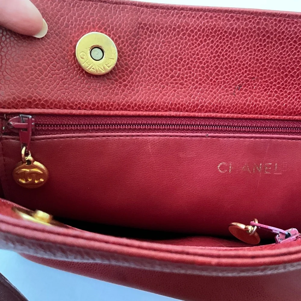 CHANEL Vintage CC Caviar Leather Shoulder Tote Red - Picture 13 of 16